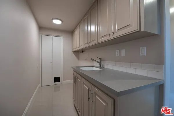 $8,500 | 13480 Contour Drive, Sherman Oaks, CA 91423