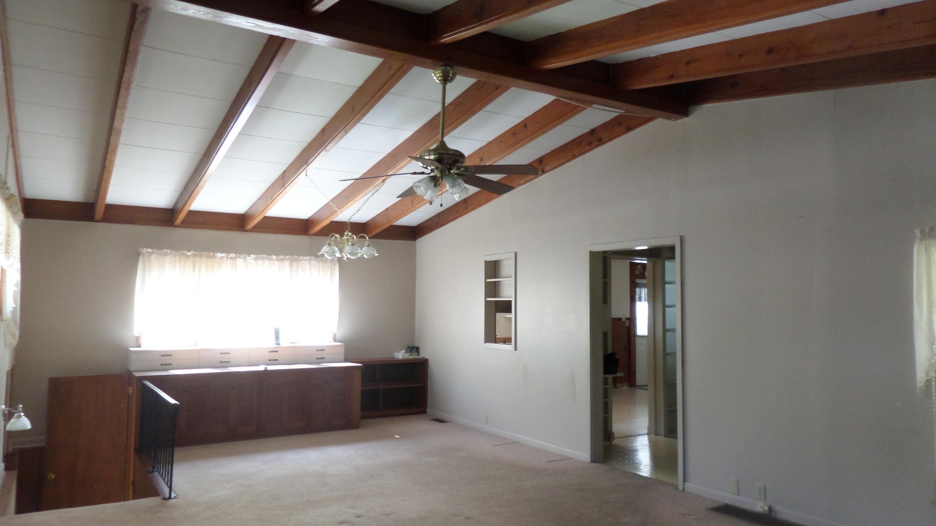 107 Townsend Road Oak Ridge, TN 37830 - Photo 11 of 32 Living Room