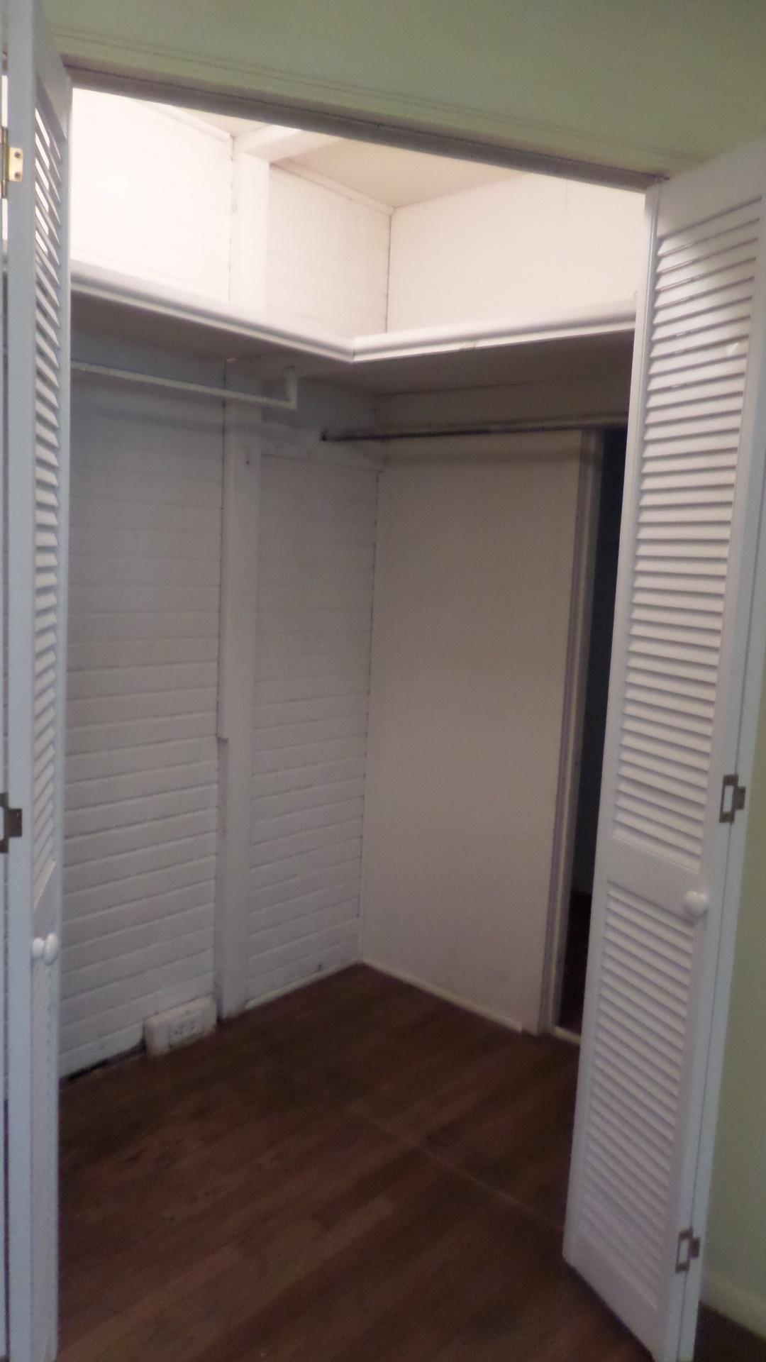 107 Townsend Road Oak Ridge, TN 37830 - Photo 15 of 32 Master Bedroom Walk In Closet