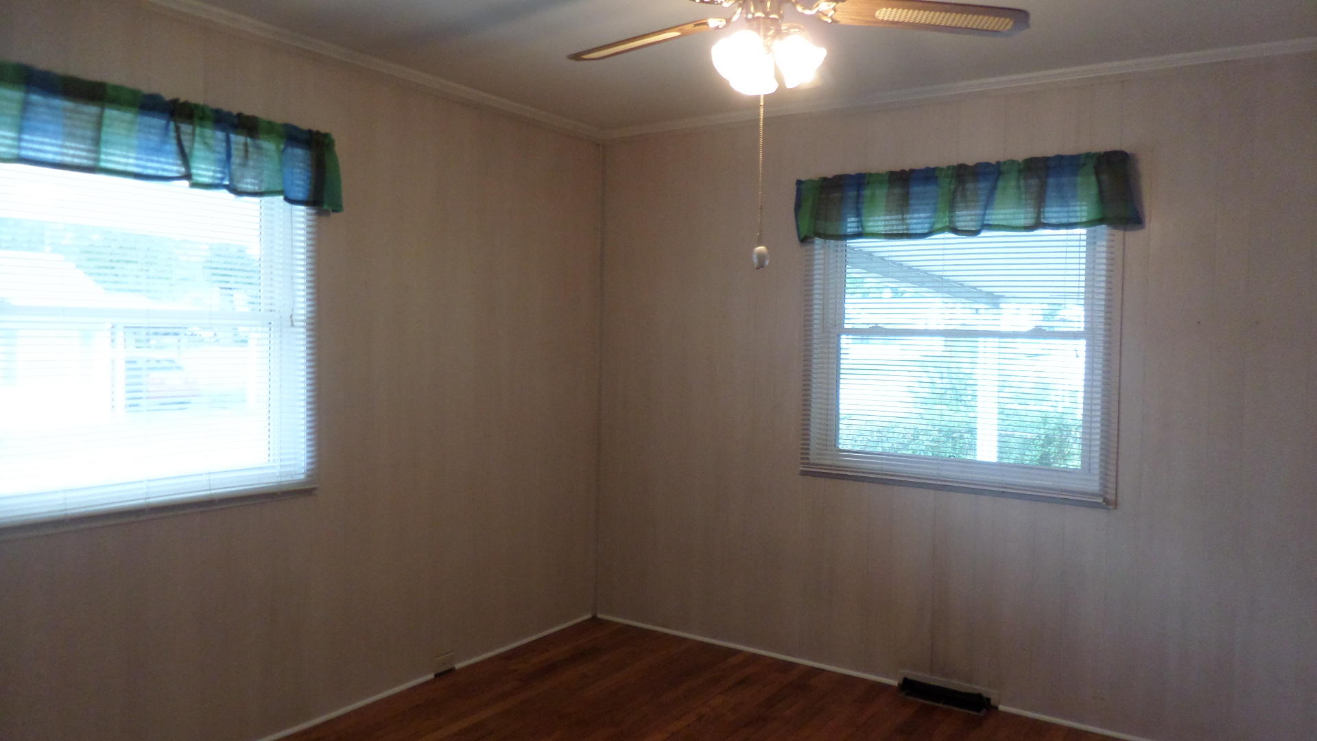 107 Townsend Road Oak Ridge, TN 37830 - Photo 18 of 32 Bedroom 2