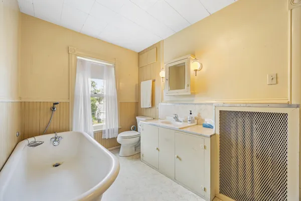 $399,000 | 1121 4th Avenue South, Fargo, ND 58103