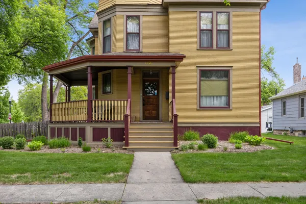 $399,000 | 1121 4th Avenue South, Fargo, ND 58103