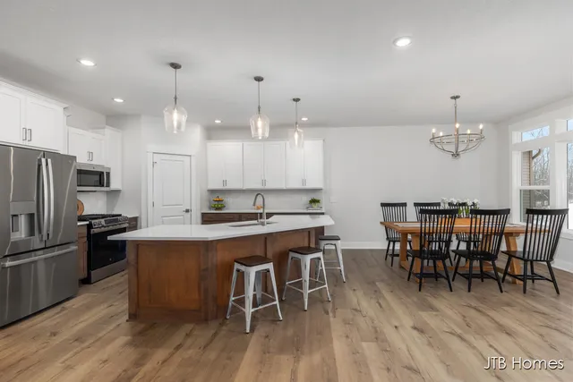 $539,900 | 6602 Timber Crst Drive Northeast, Unit 53, Rockford, MI 49341