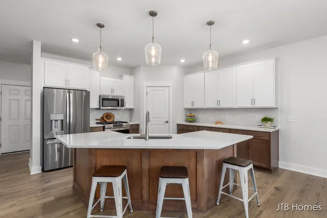 $539,900 | 6602 Timber Crst Drive Northeast, Unit 53, Rockford, MI 49341