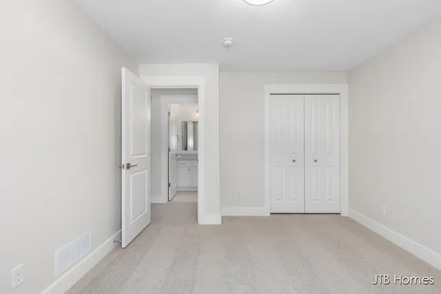 $539,900 | 6602 Timber Crst Drive Northeast, Unit 53, Rockford, MI 49341