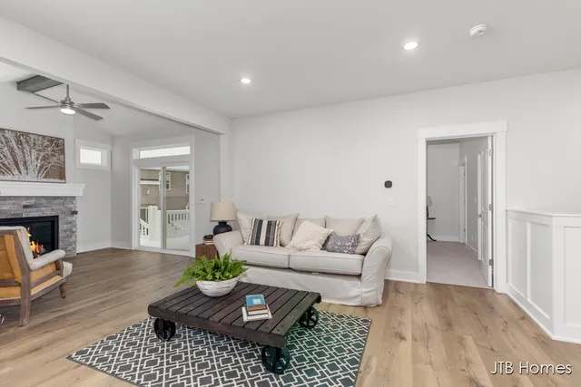 $539,900 | 6602 Timber Crst Drive Northeast, Unit 53, Rockford, MI 49341