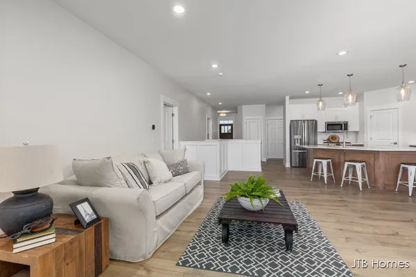 $539,900 | 6602 Timber Crst Drive Northeast, Unit 53, Rockford, MI 49341