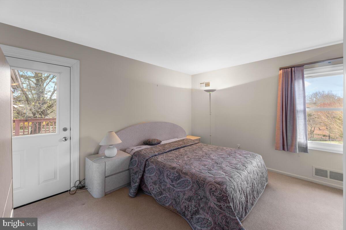 13932 Esworthy Road Potomac, MD 20854 - Photo 18 of 42 Gallery Image 18