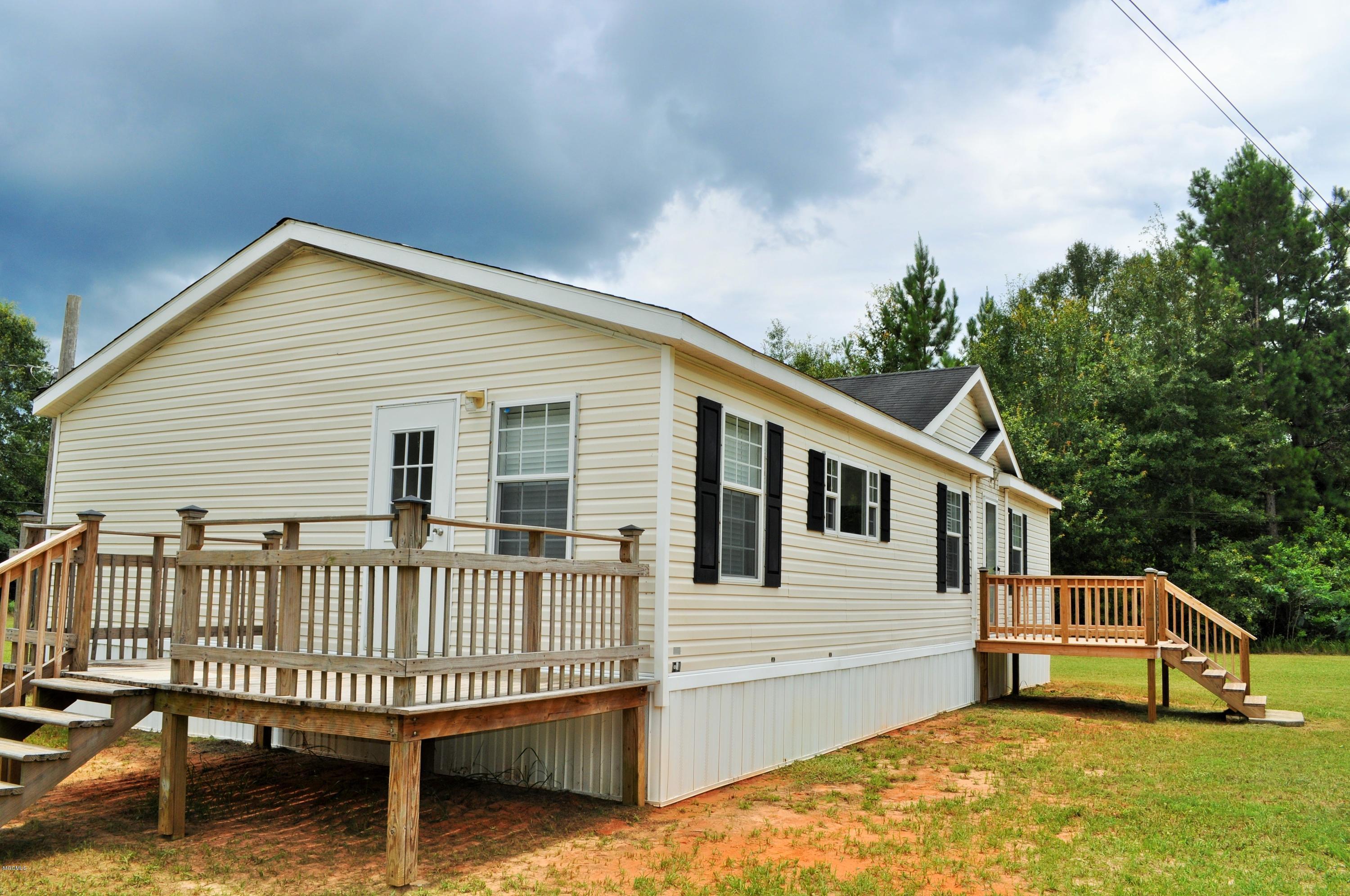 13575 Wolf Ridge Road Moss Point, MS 39562 - Photo 3 of 27 DSC_0146 (2)
