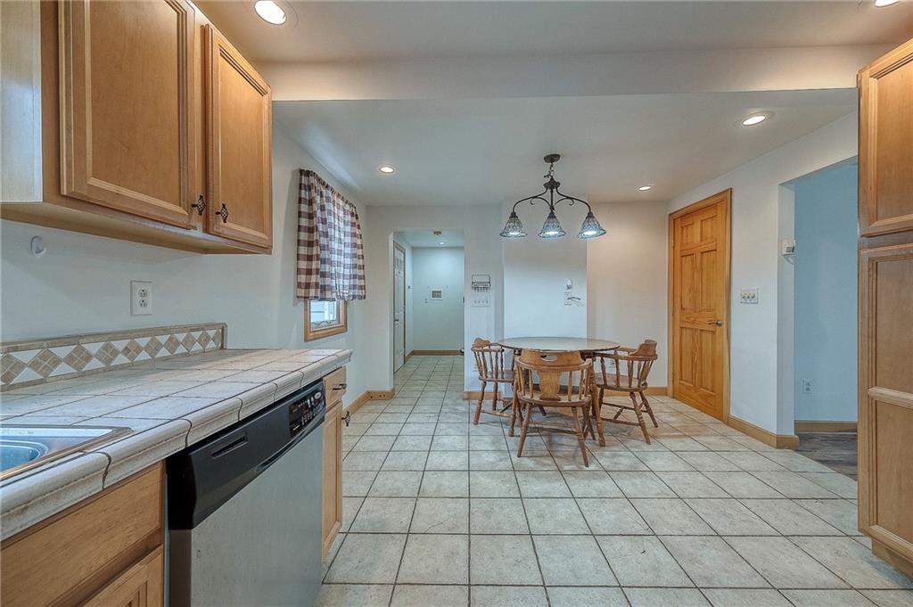 292 Evans City Road Butler, PA 16001 - Photo 10 of 30 Gallery Image 10