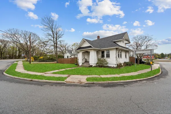 $3,500 | 218 Islip Boulevard, Islip Terrace, NY 11752