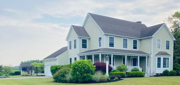 $5,000 | 105 Lilac Lane, Portsmouth, RI 02871