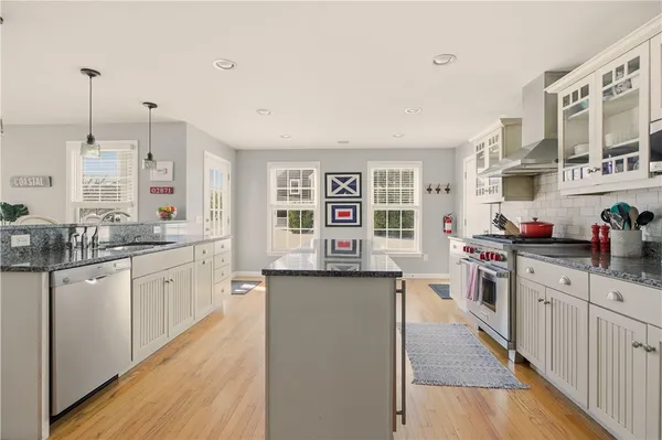 $5,000 | 105 Lilac Lane, Portsmouth, RI 02871