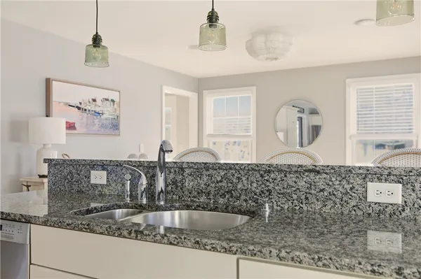 $5,000 | 105 Lilac Lane, Portsmouth, RI 02871