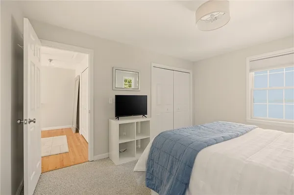 $5,000 | 105 Lilac Lane, Portsmouth, RI 02871