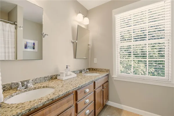 $5,000 | 105 Lilac Lane, Portsmouth, RI 02871