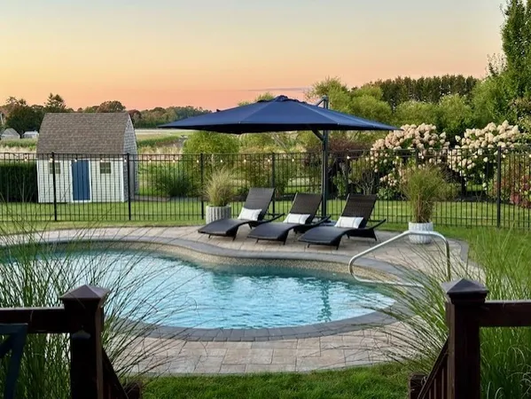 $5,000 | 105 Lilac Lane, Portsmouth, RI 02871