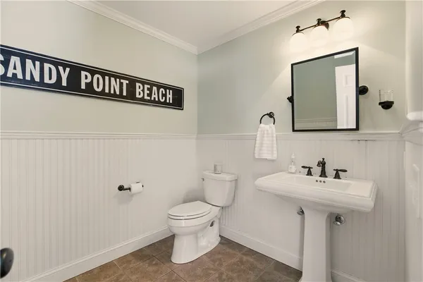 $5,000 | 105 Lilac Lane, Portsmouth, RI 02871