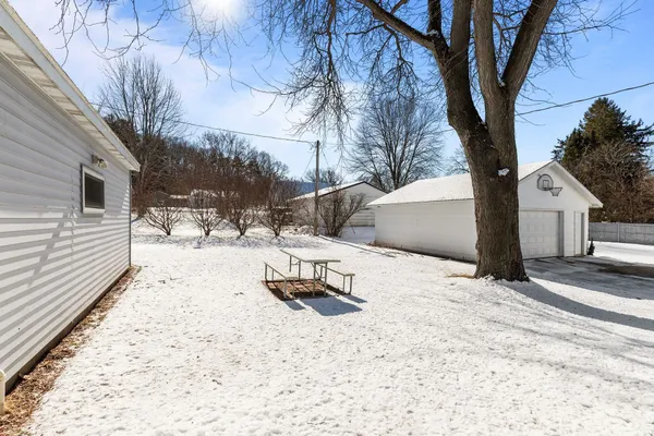 $184,900 | 563 Clark Street, Manawa, WI 54949