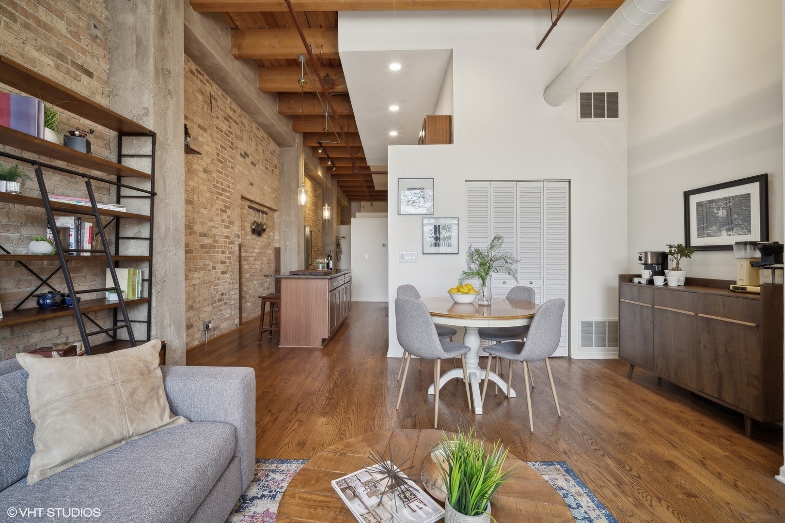 1733 West Irving Park Road, Unit 311 Chicago, IL 60613 - Photo 13 of 28 Gallery Image 13