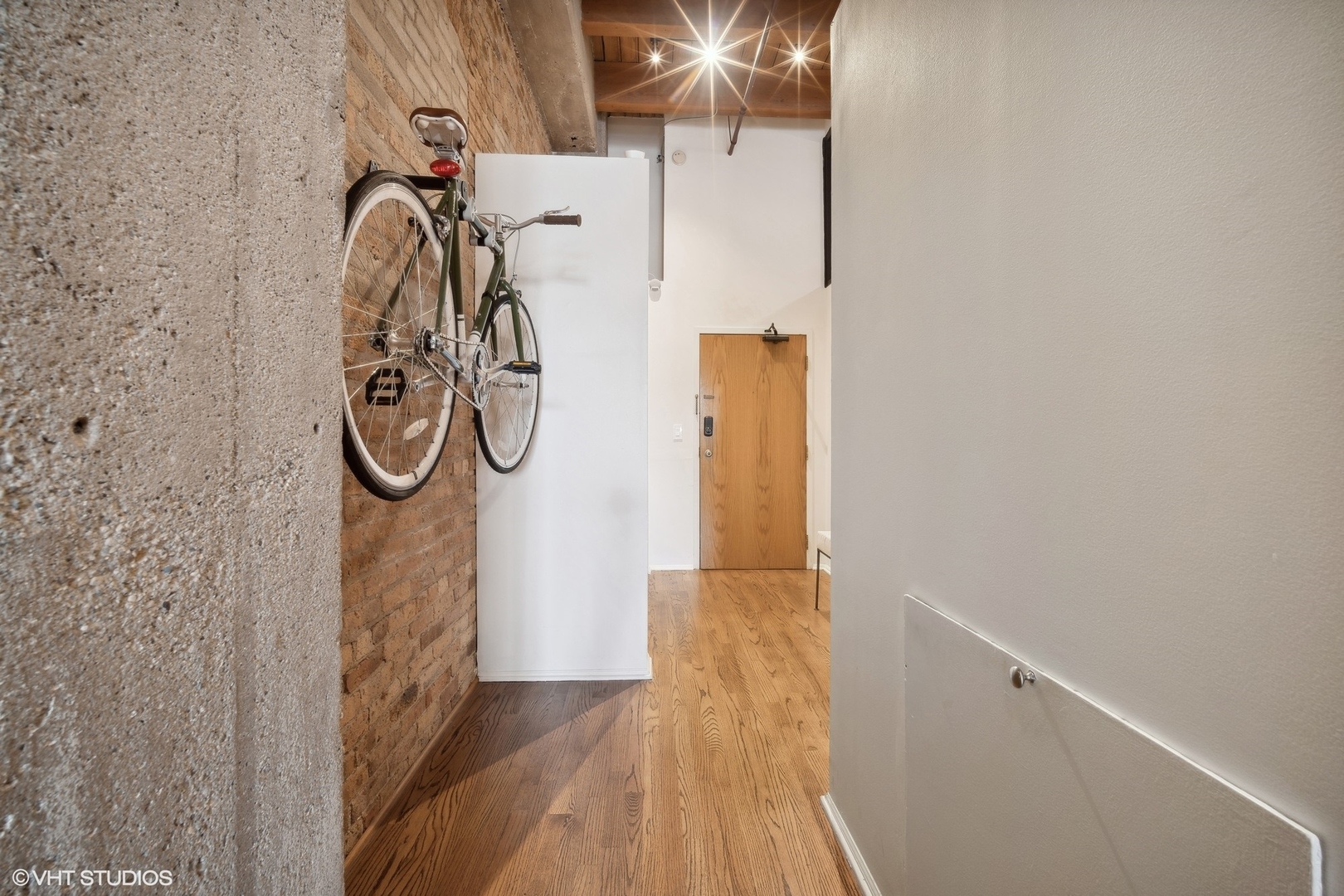 1733 West Irving Park Road, Unit 311 Chicago, IL 60613 - Photo 4 of 28 Gallery Image 4