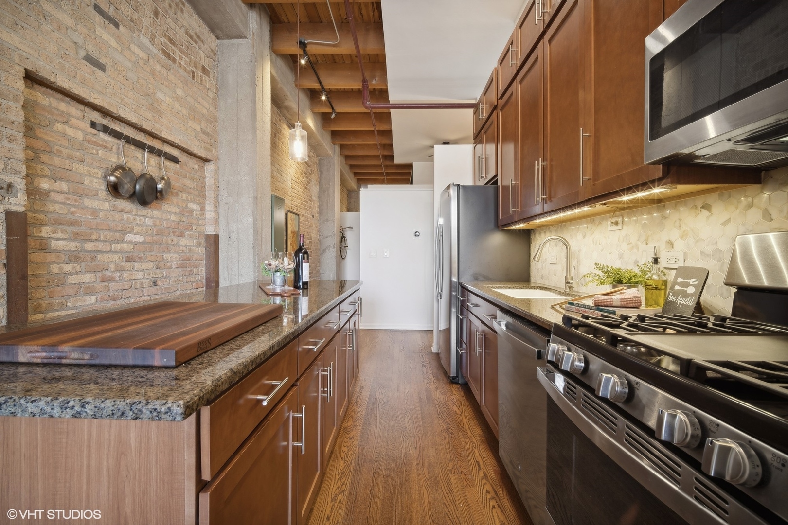 1733 West Irving Park Road, Unit 311 Chicago, IL 60613 - Photo 8 of 28 Gallery Image 8