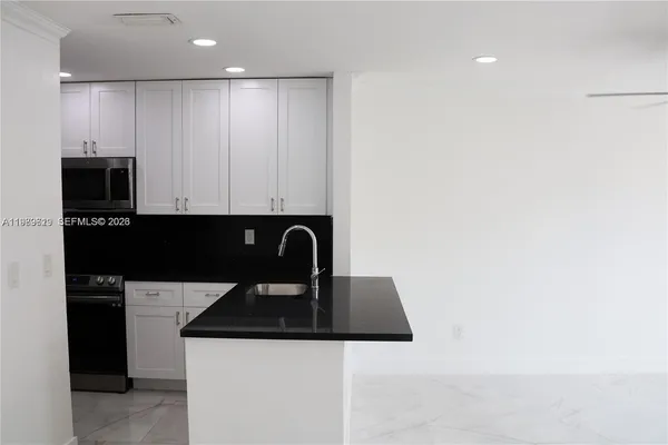 $2,350 | 2550 West 67th Place, Unit 2232, Hialeah, FL 33016