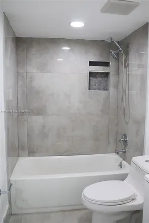 $2,350 | 2550 West 67th Place, Unit 2232, Hialeah, FL 33016