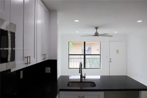 $2,350 | 2550 West 67th Place, Unit 2232, Hialeah, FL 33016