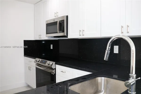 $2,350 | 2550 West 67th Place, Unit 2232, Hialeah, FL 33016