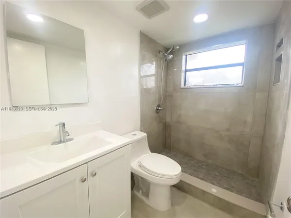 $2,350 | 2550 West 67th Place, Unit 2232, Hialeah, FL 33016