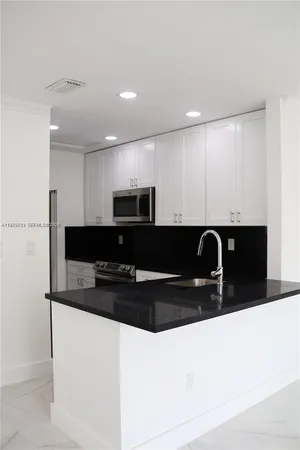 $2,350 | 2550 West 67th Place, Unit 2232, Hialeah, FL 33016