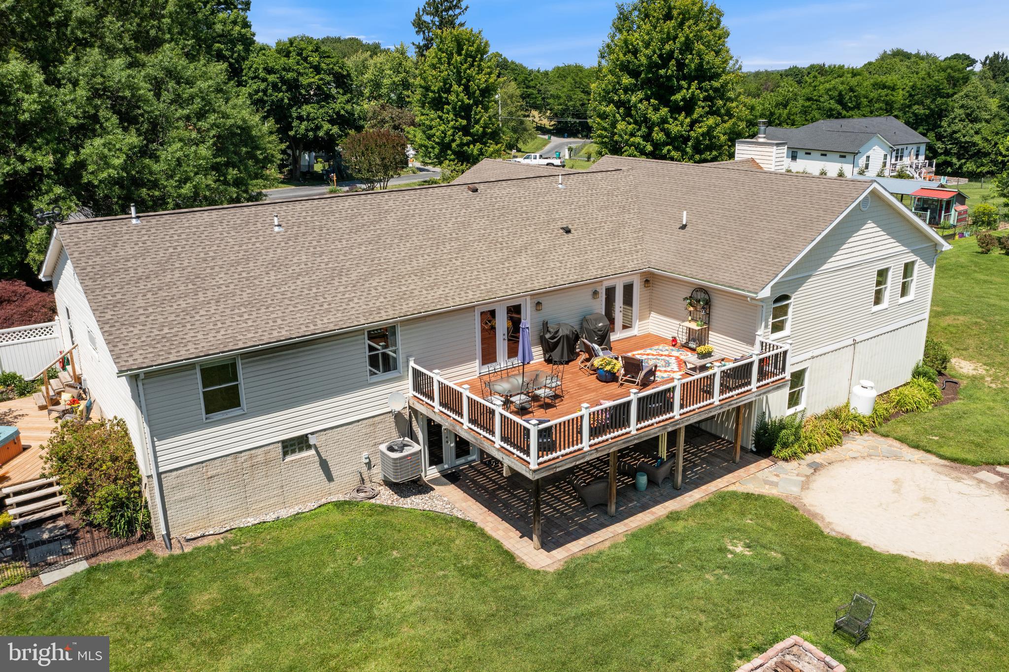 9500 Holsey Road Damascus, MD 20872 - Photo 25 of 94 Rear Deck
