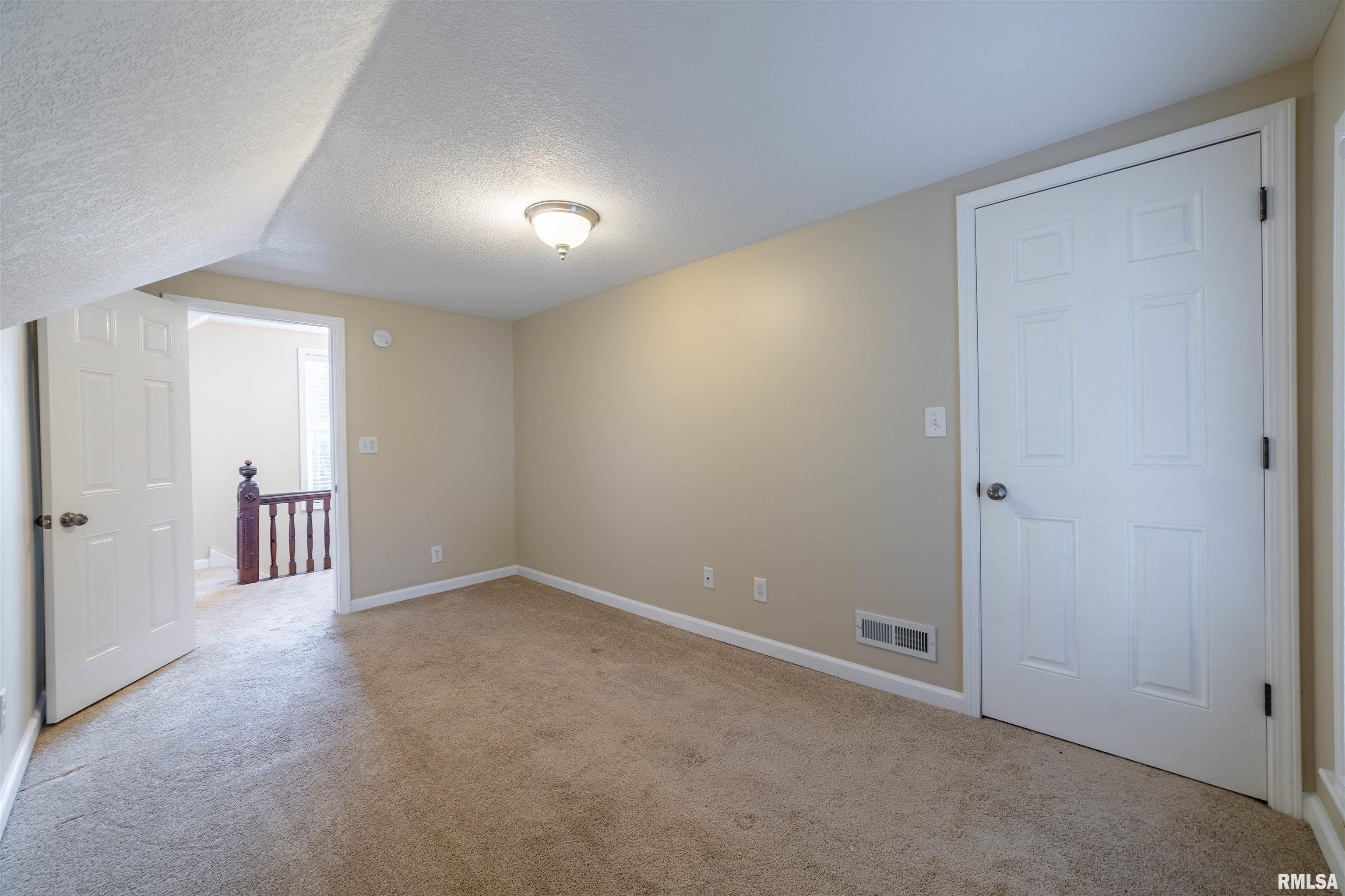 325 East Columbus Street Columbus, IL 62320 - Photo 18 of 35