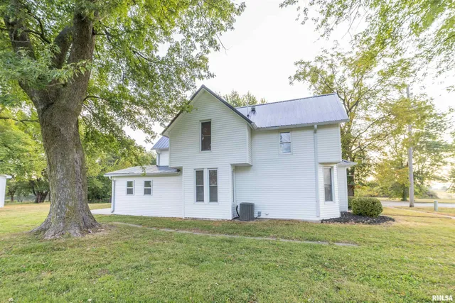 $145,000 | 325 East Columbus Street, Columbus, IL 62320