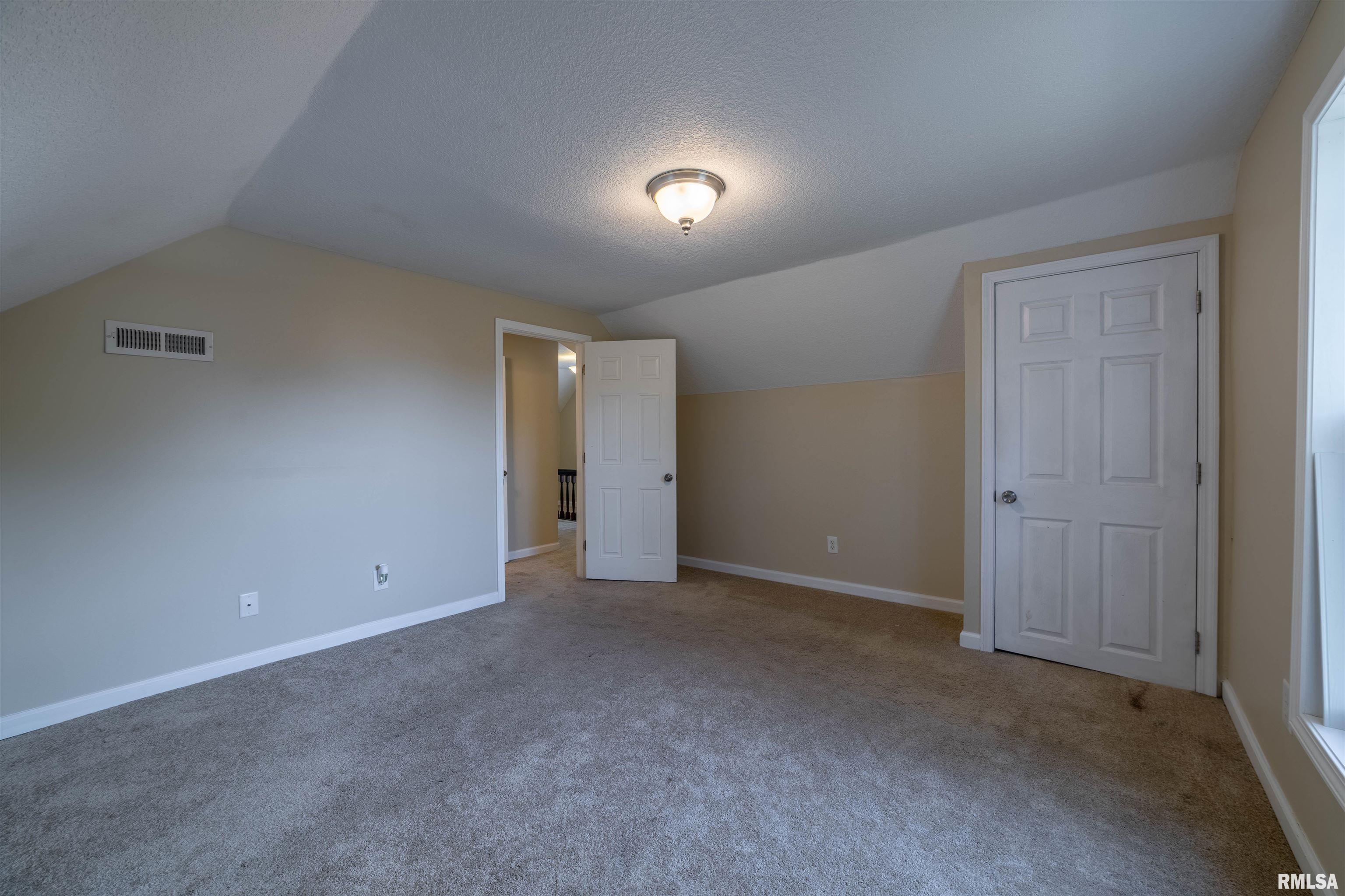 325 East Columbus Street Columbus, IL 62320 - Photo 21 of 35