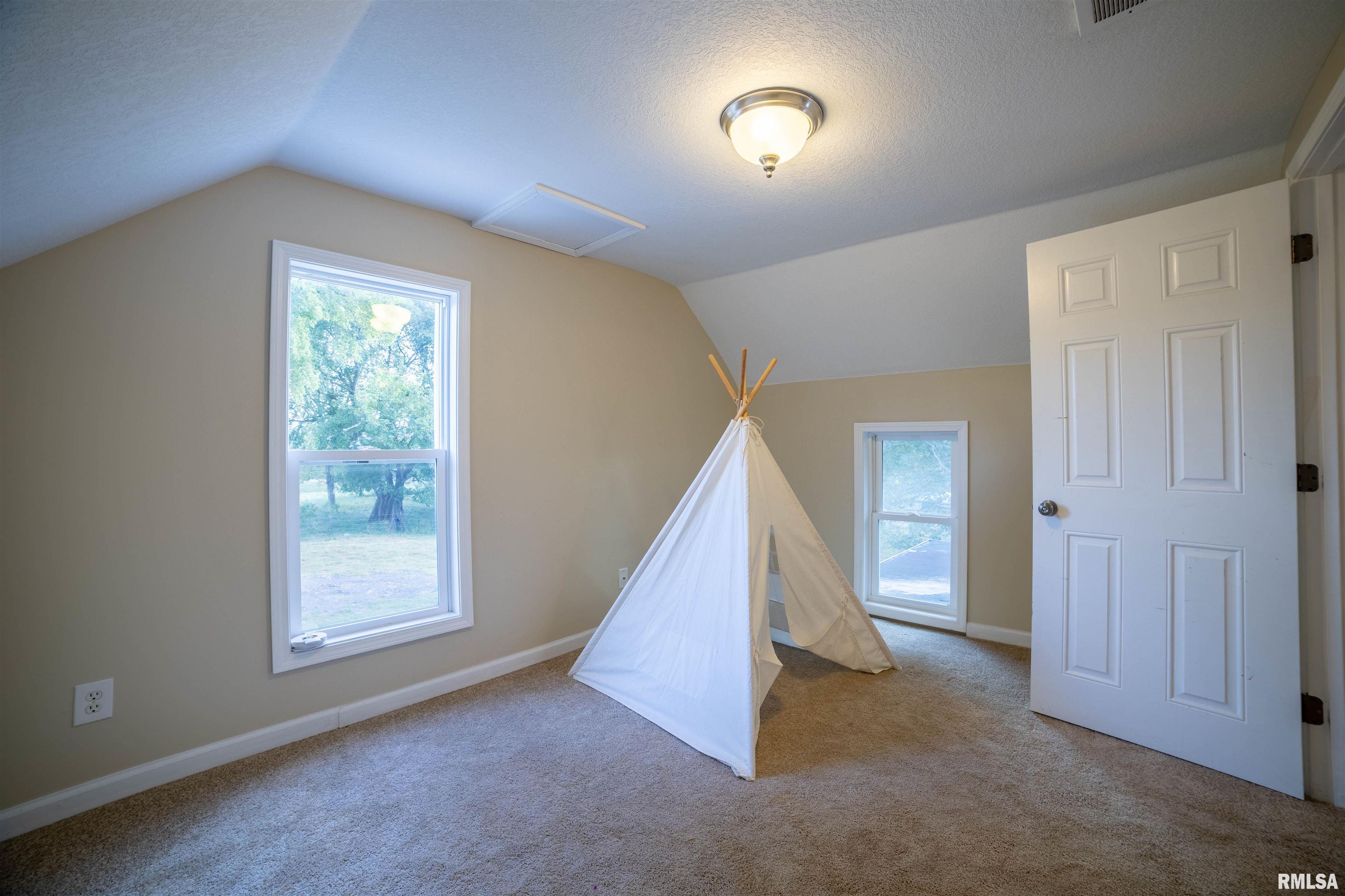 325 East Columbus Street Columbus, IL 62320 - Photo 22 of 35