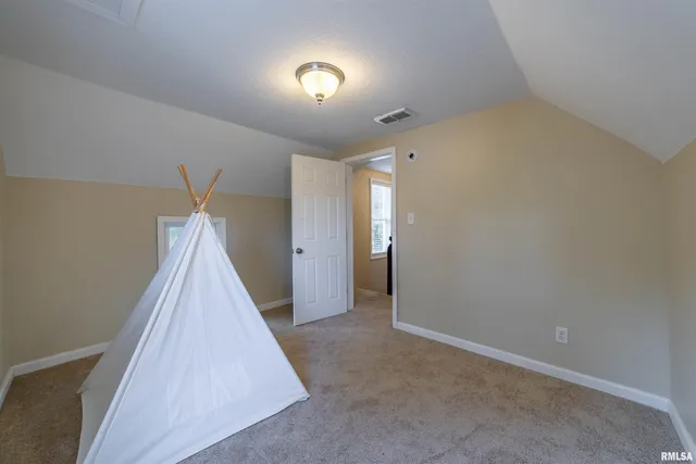 $145,000 | 325 East Columbus Street, Columbus, IL 62320