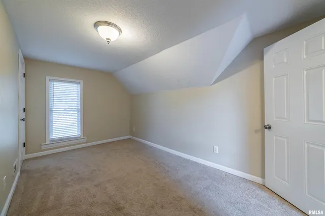 $145,000 | 325 East Columbus Street, Columbus, IL 62320