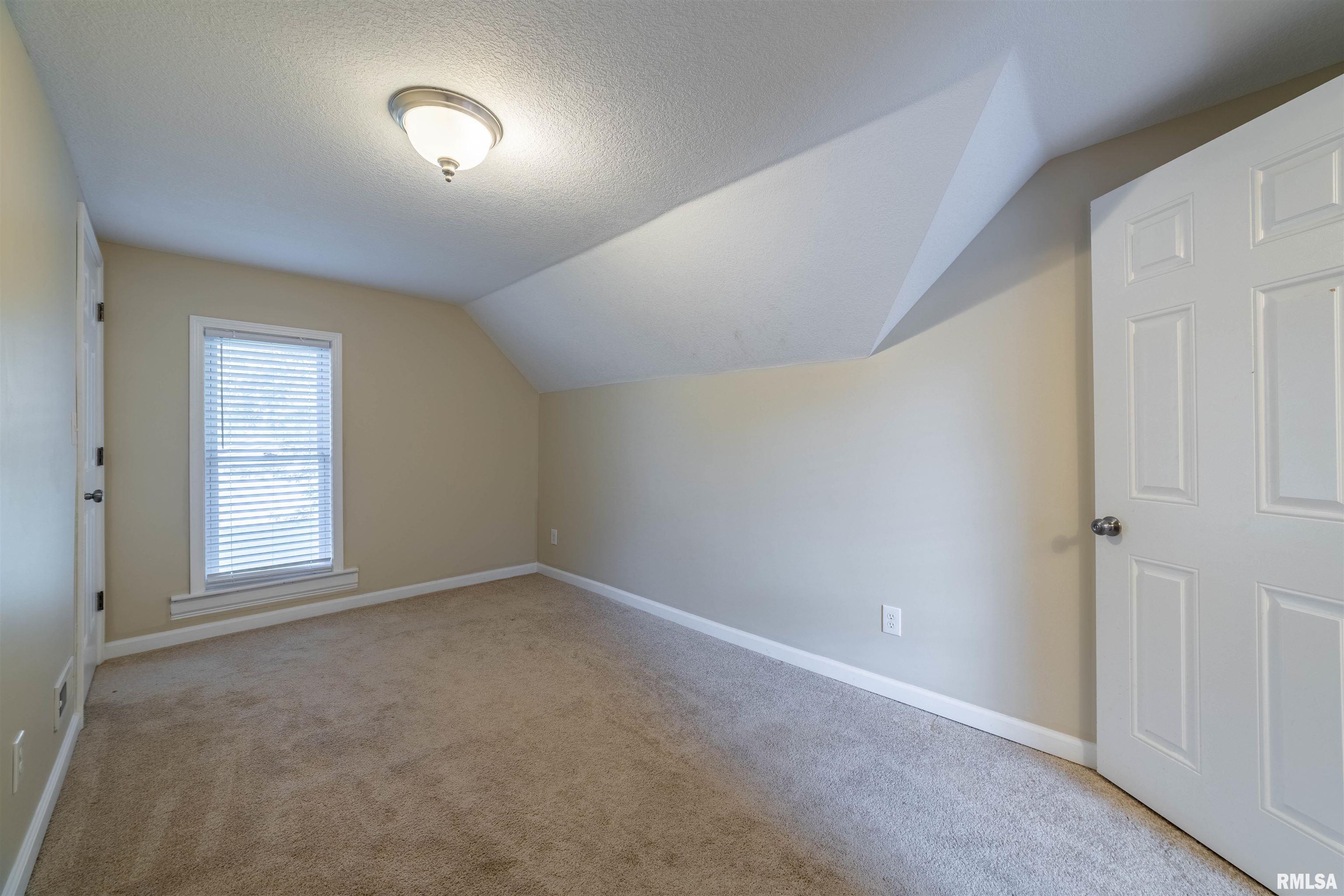 325 East Columbus Street Columbus, IL 62320 - Photo 24 of 35