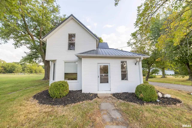 $145,000 | 325 East Columbus Street, Columbus, IL 62320
