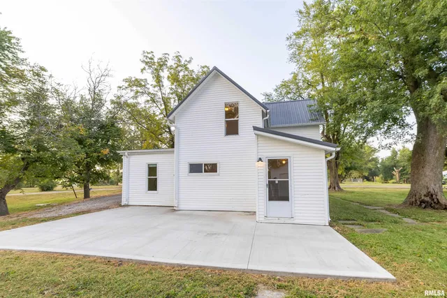 $145,000 | 325 East Columbus Street, Columbus, IL 62320