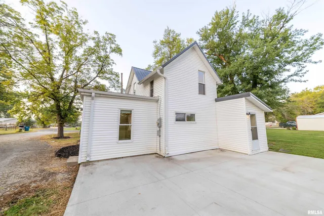 $145,000 | 325 East Columbus Street, Columbus, IL 62320