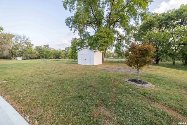 $145,000 | 325 East Columbus Street, Columbus, IL 62320