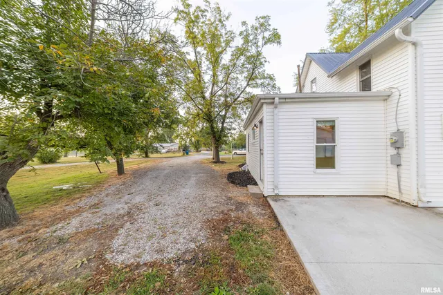 $145,000 | 325 East Columbus Street, Columbus, IL 62320