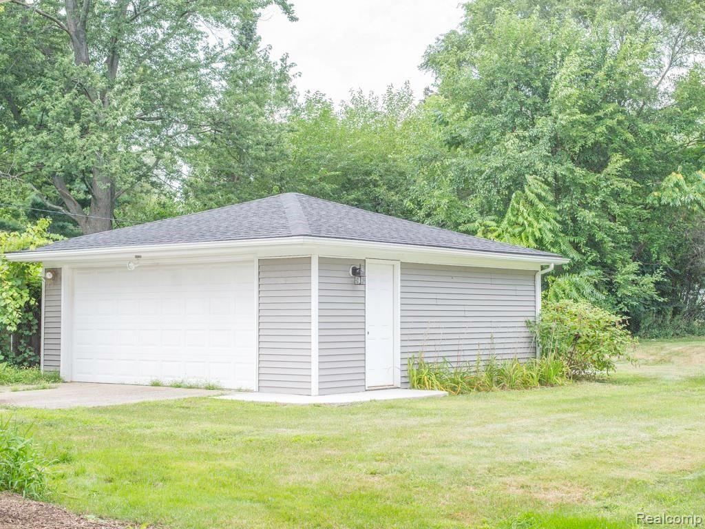 427 Woodside Road Royal Oak, MI 48073 - Photo 41 of 45 Garage 1B.jpg