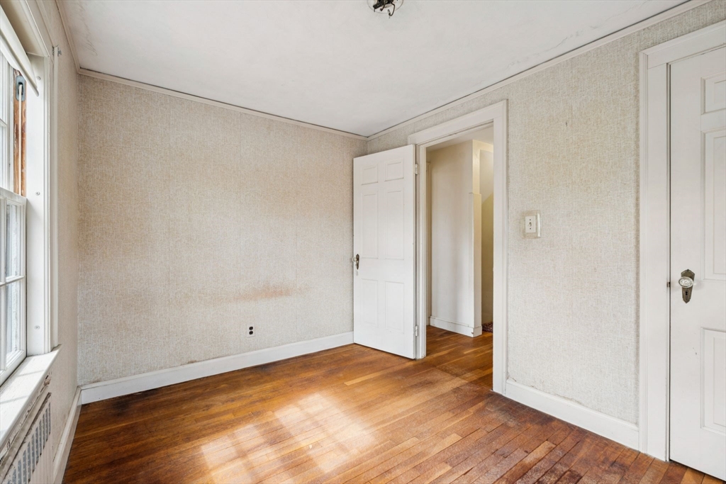 160 Cedar Avenue Arlington, MA 02476 - Photo 11 of 29