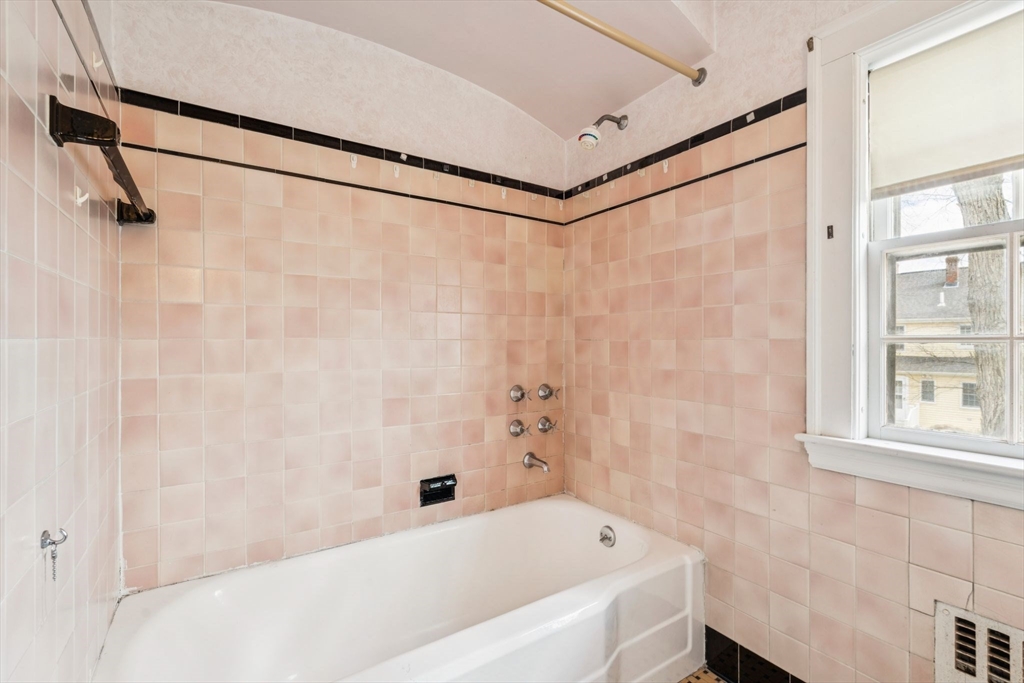 160 Cedar Avenue Arlington, MA 02476 - Photo 17 of 29