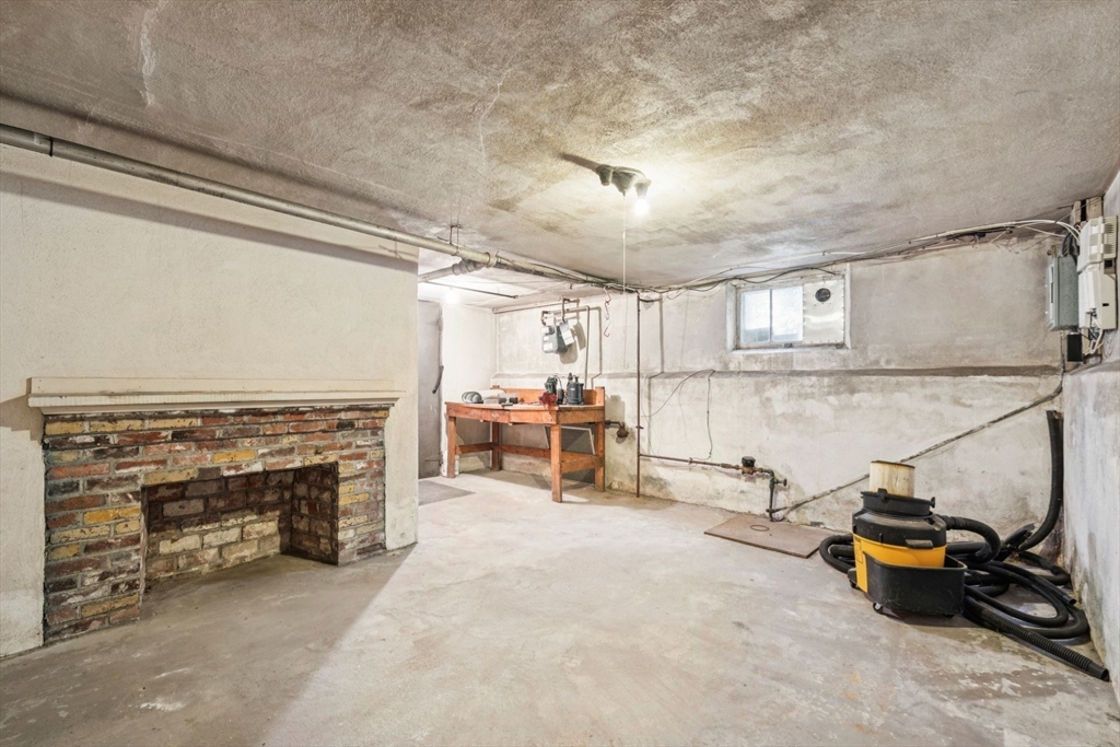 160 Cedar Avenue Arlington, MA 02476 - Photo 20 of 29