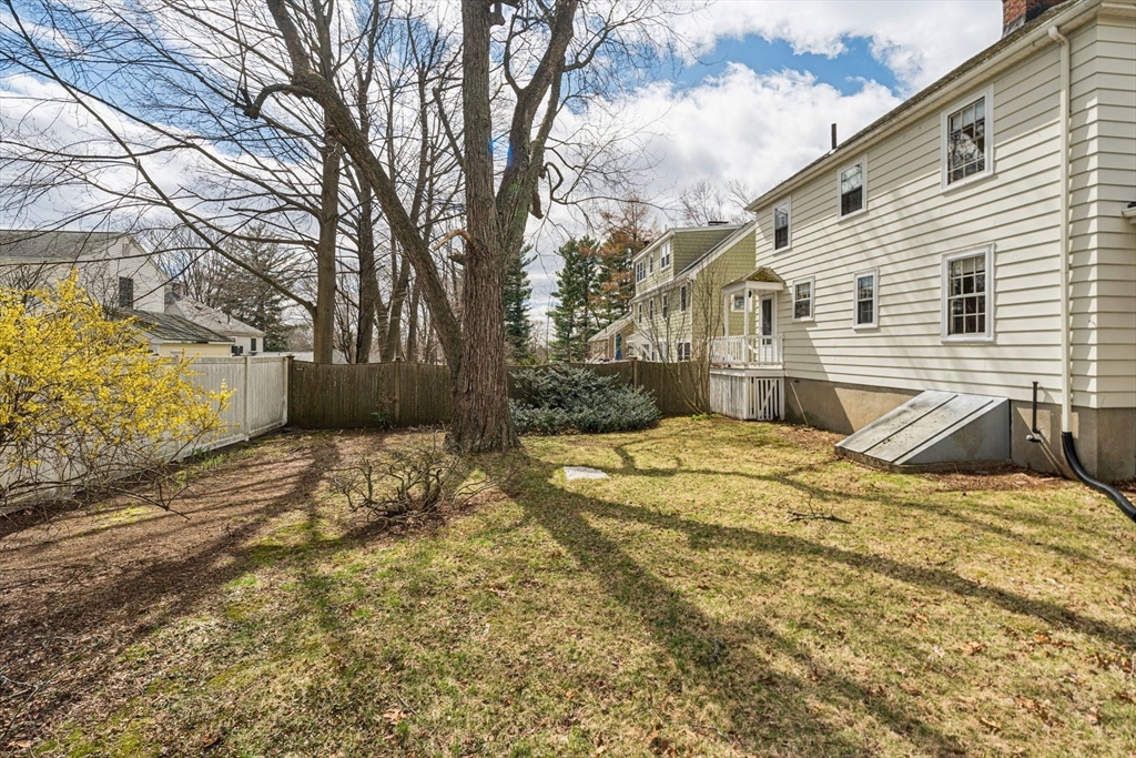 160 Cedar Avenue Arlington, MA 02476 - Photo 26 of 29